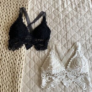 NWOT Chic Black and White Lace Bralette Duo